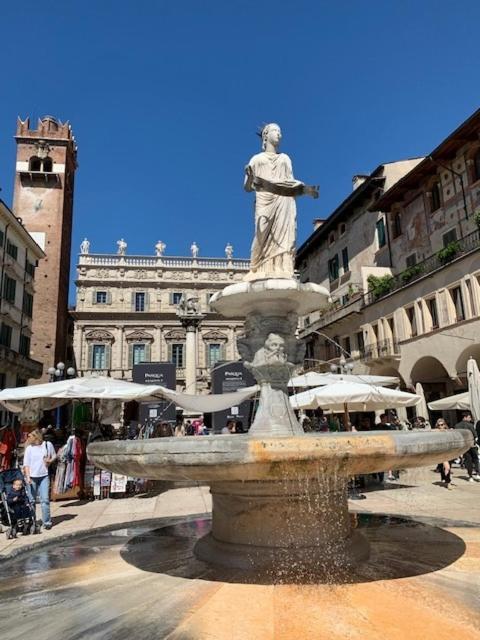 Residenza Cappello18 Appartement Verona Buitenkant foto